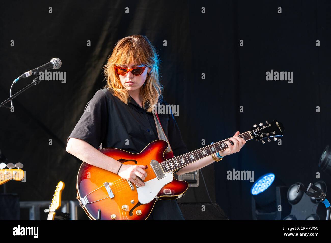 La cantante di Dublino Aoife Nessa Frances - vero nome Aoife McCarthy - Plays Green Man Festival in Galles, Regno Unito, agosto 2023. Foto: Rob Watkins Foto Stock