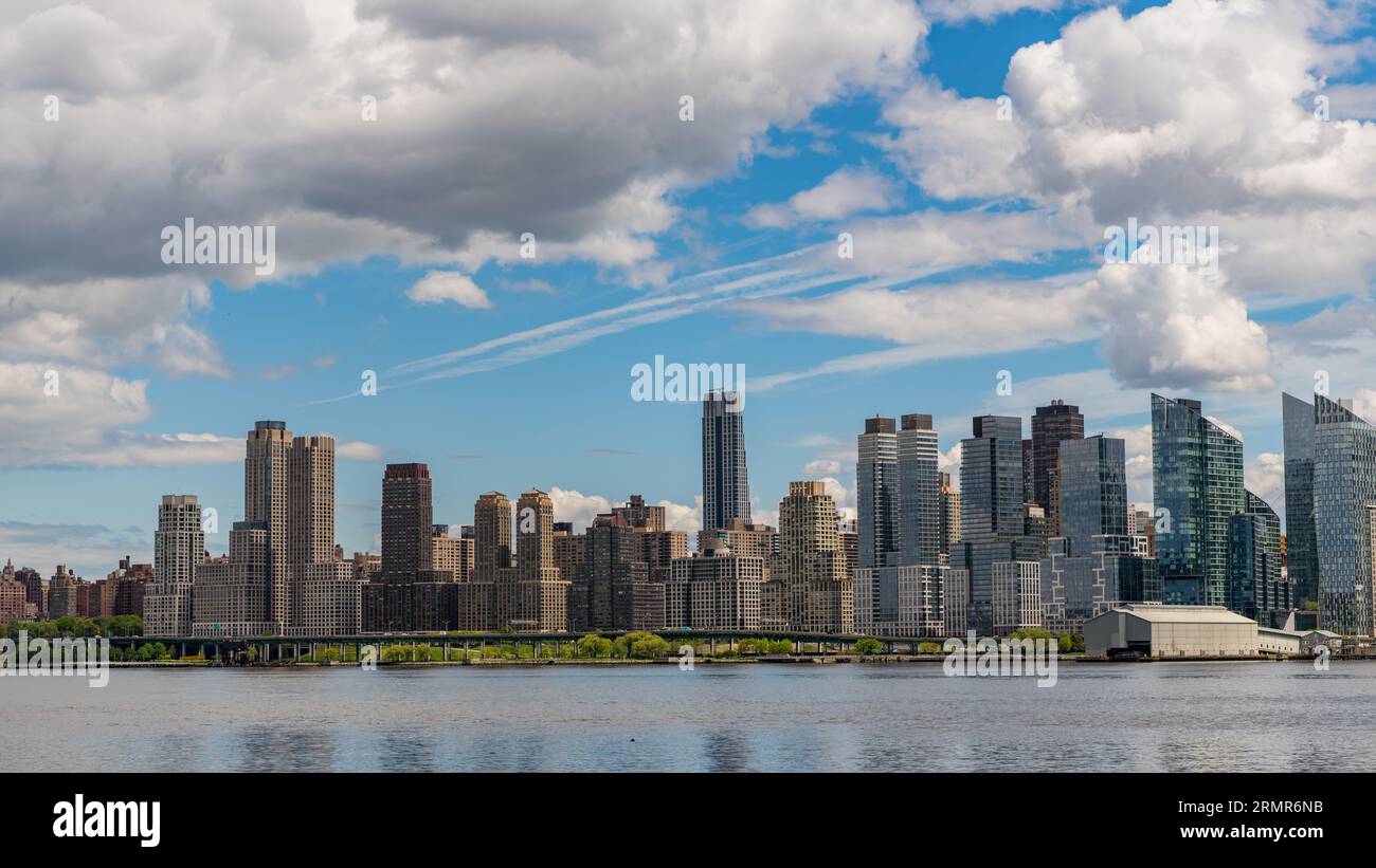 paesaggio urbano della metropoli. centro di new york. skyline di manhattan. new york city. grattacielo di new york. architettura urbana di new york. midtown manhattan a Foto Stock