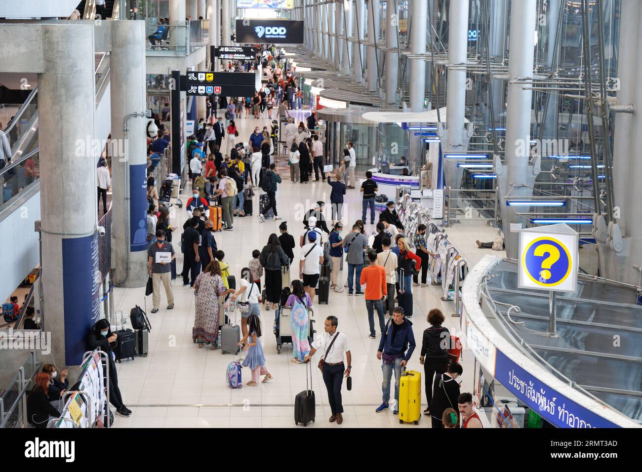 Bangkok, Thailandia - 2 settembre 2023: I passeggeri dei viaggi in asia ed europa arrivano all'aeroporto di suvarnabhumi per viaggiare in thailandia. Foto Stock