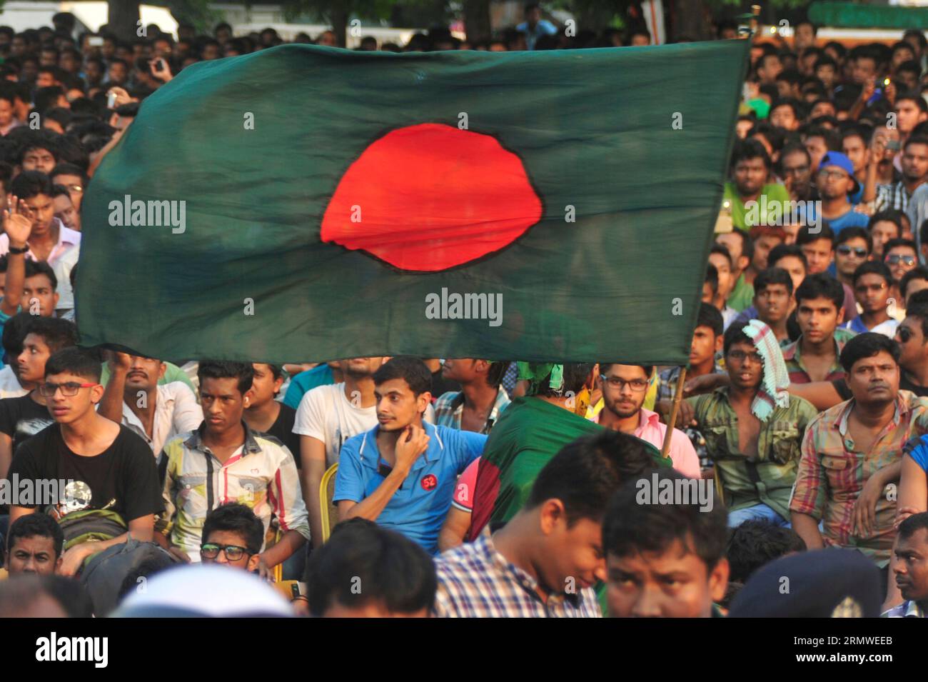 I giocatori nazionali di cricket del Bangladesh ricevono un caloroso benvenuto dal BCB per celebrare la loro performance di Coppa del mondo presso Manik mia Avenue, Dacca, Bangladesh, Foto Stock