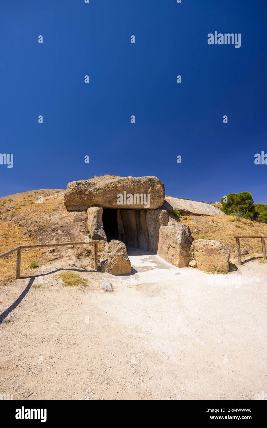 Dolmen de Menga dal 3rd ° millennio a.C., sito dell'UNESCO, Antequera, Spagna Foto Stock