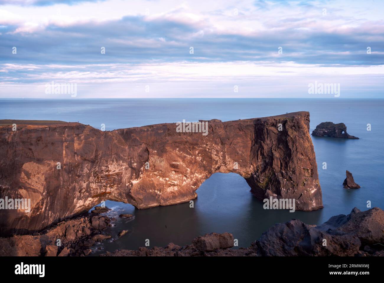 Vista aerea paesaggio islandese, natura e costa Foto Stock