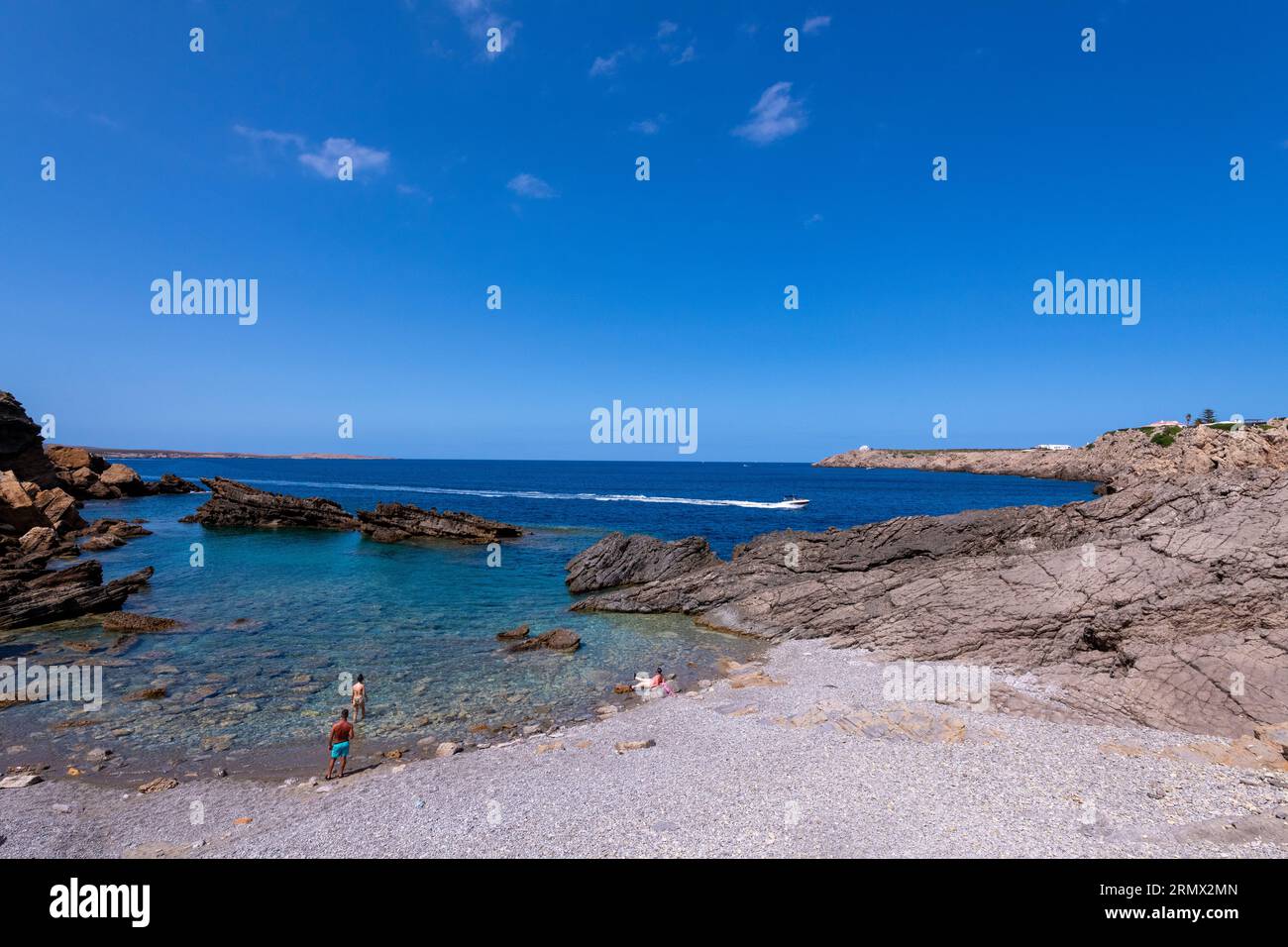 Una spiaggia isolata in Arenal D'en Castell Menorca Spagna Foto Stock