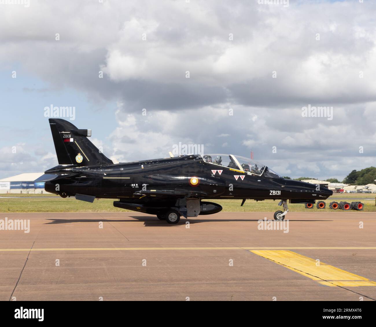 BAE Systems Hawk Advanced Jet Trainer di 4FTS attende di partire dal Royal International Air Tattoo del 2023 Foto Stock