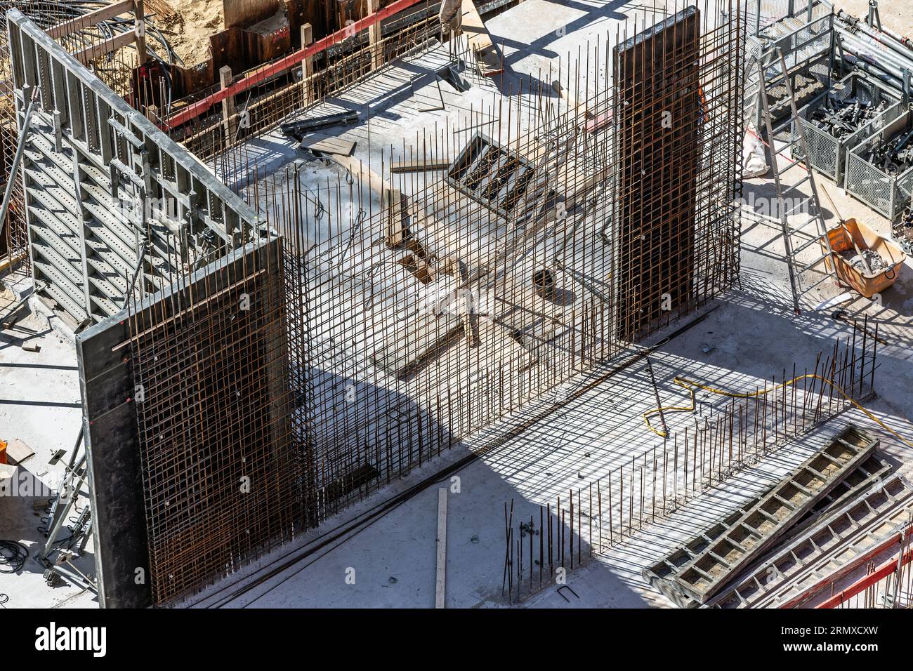 cassaforma per pareti in calcestruzzo nel cantiere Foto Stock