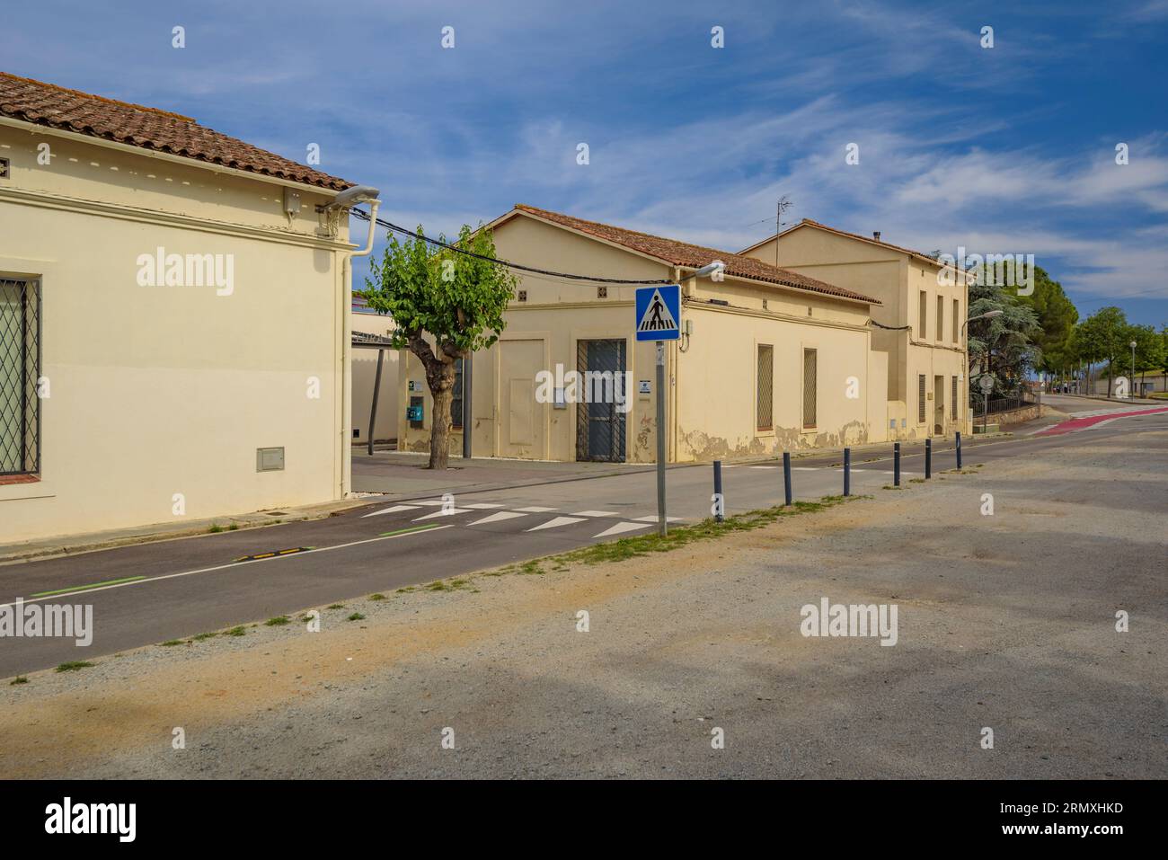 Edificio bibliotecario di Santa Eulàlia de Roncaana (Vallès Oriental, Barcellona, Catalogna, Spagna) ESP: Edificio de la biblioteca de Santa Eulàlia de Roncaana Foto Stock