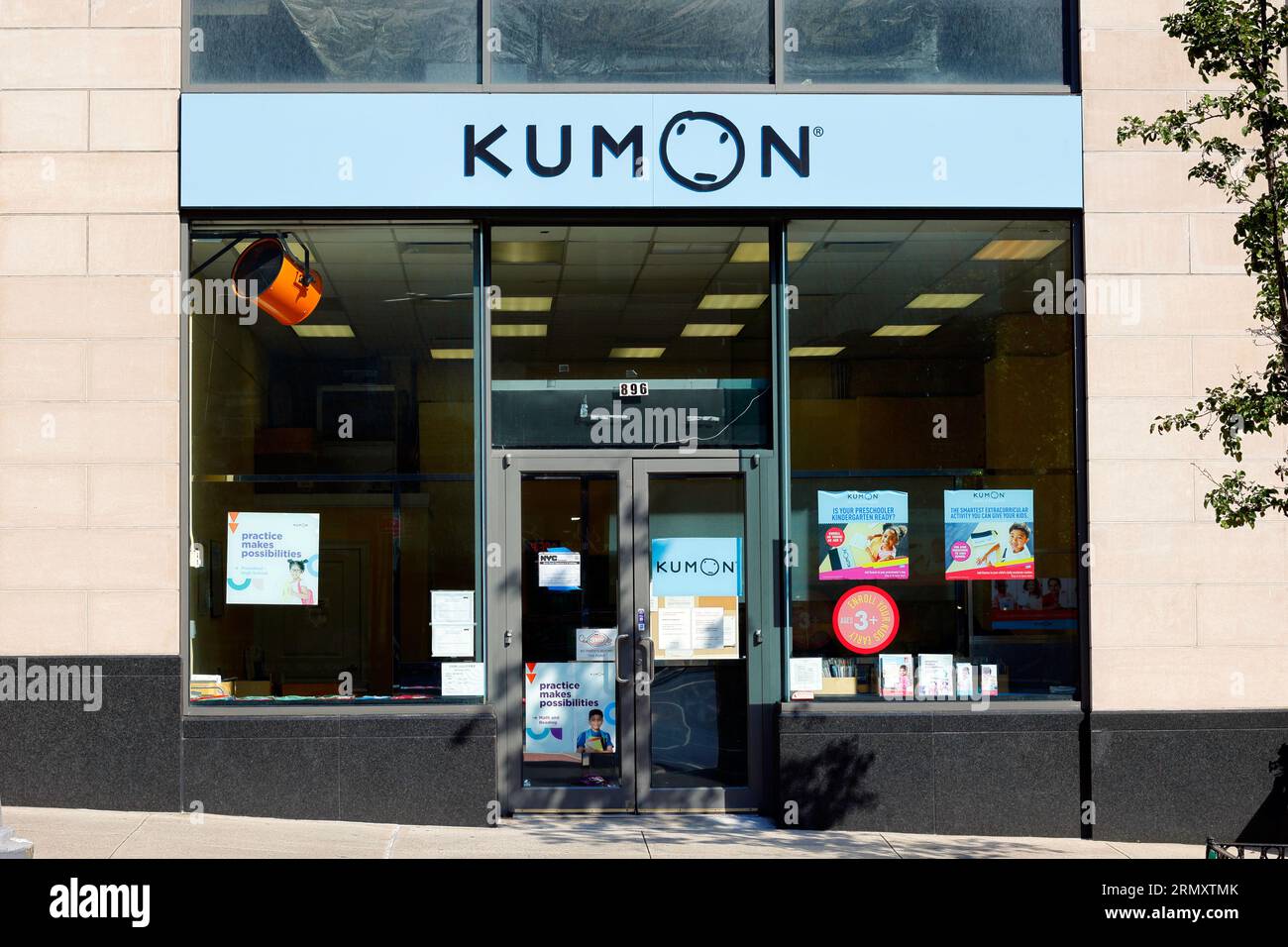 Kumon, 900 1st Ave, New York, New York, New York, negozio di un franchising di arricchimento per l'educazione dei bambini nel quartiere Yorkville di Manhattan. Foto Stock