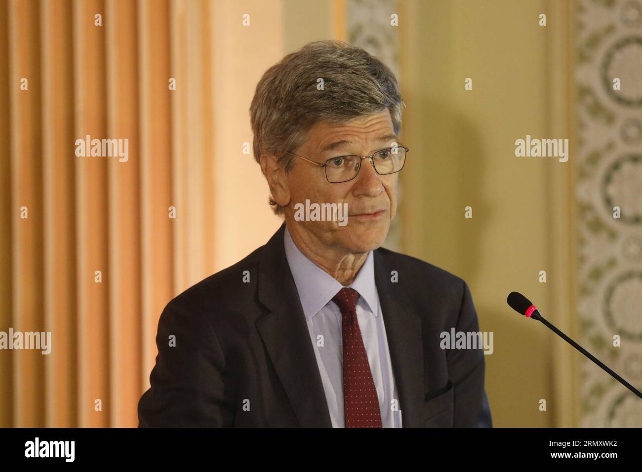 Economista Jeffrey Sachs ritratto del professore alla Columbia University e specialista dello sviluppo sostenibile, al seminario Global Order for Tomorow Foto Stock