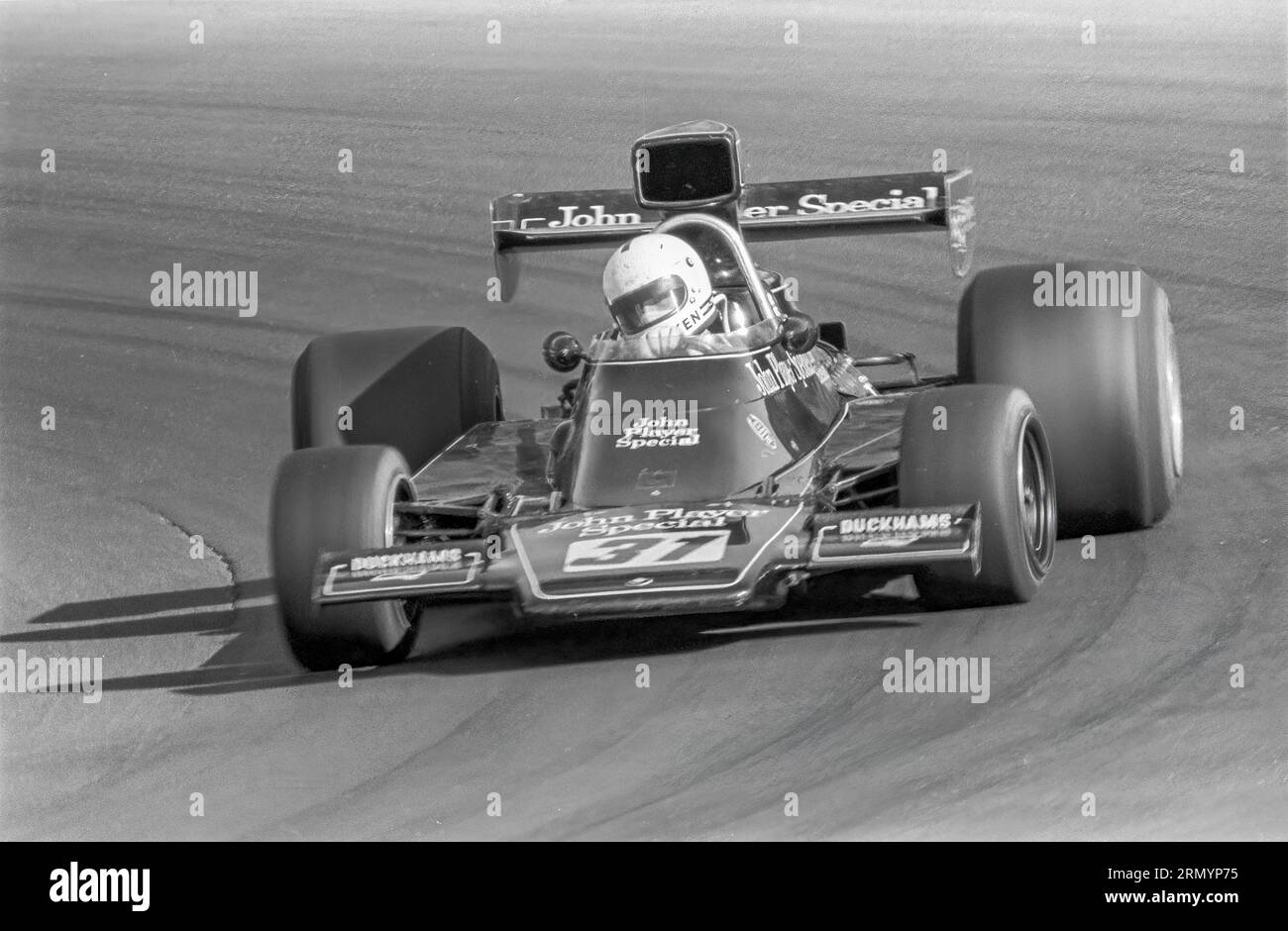 Tim Schenken in un Lotus Player Team Lotus 76 al Gran Premio di Formula 1 Watkins Glen 1974, partì 27°, squalificato Foto Stock