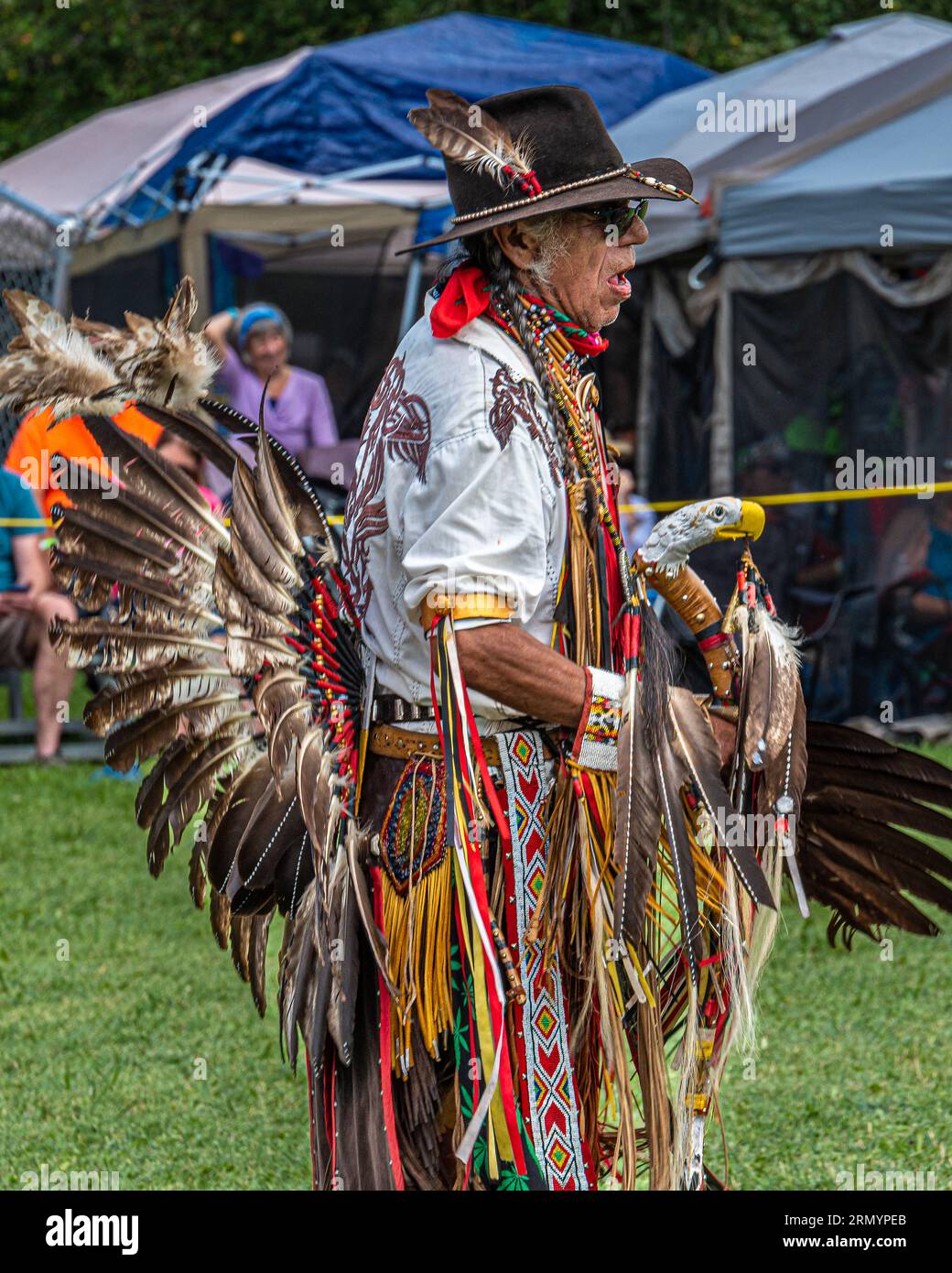 Pow Wow. È uno dei più grandi raduni degli indigeni del Canada. Pow Wow è una celebrazione della musica, della danza e della tradizione. Foto Stock