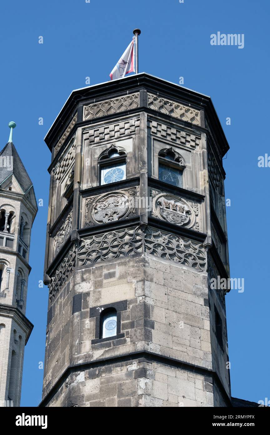 La torre delle scale dell'ex casa medievale di base, considerata un simbolo della secolare metropoli commerciale di colonia Foto Stock