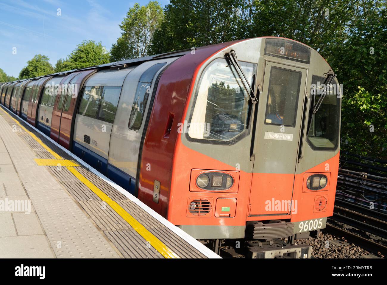 La metropolitana di Londra è un sistema di trasporto rapido che serve la grande Londra Foto Stock