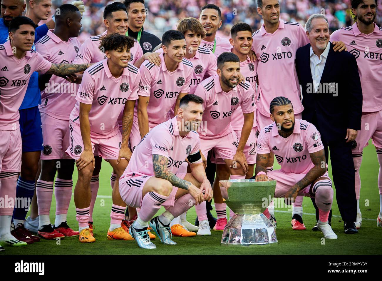 10-Lionel messi dell'Inter Miami, 2-DeAndre Yedlin dell'Inter Miami Inter Miami CF Team, Trofeo 2023 Inter Miami CF Fort Lauderdale, FL, USA. 30 agosto 2023. Credito: Yaroslav Sabitov/YES Market Media/Alamy Live News Foto Stock