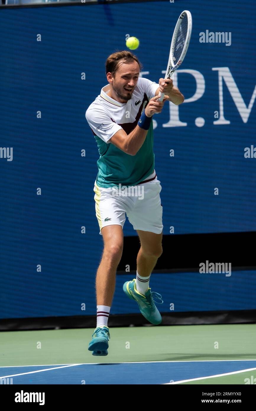 Daniil Medvedev (RUS) partecipa al primo turno di singolare maschile agli US Open Tennis 2023 Foto Stock