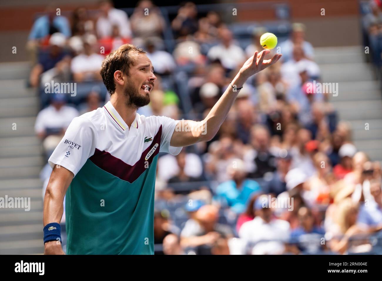 Daniil Medvedev (RUS) partecipa al primo turno di singolare maschile agli US Open Tennis 2023 Foto Stock