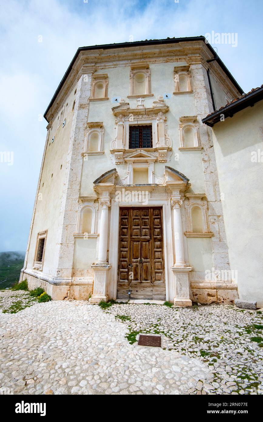 Chiesa di Santa Maria della Pieta - Calascio - Italia Foto Stock