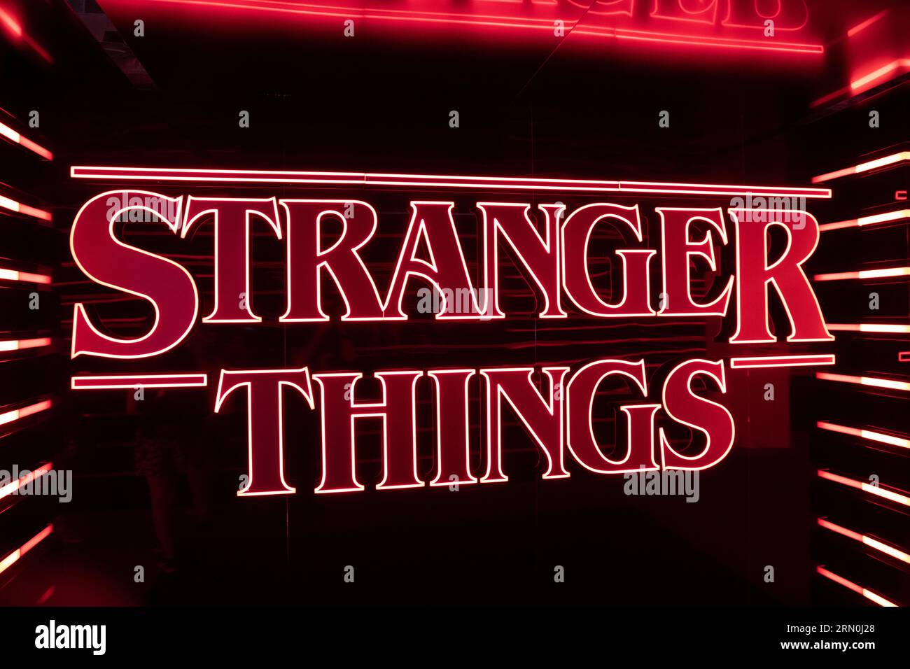 Milano , Italia - 08 17 2023 : Stranger Things titolo logo brand e testo dei film netflix per serie tv Foto Stock