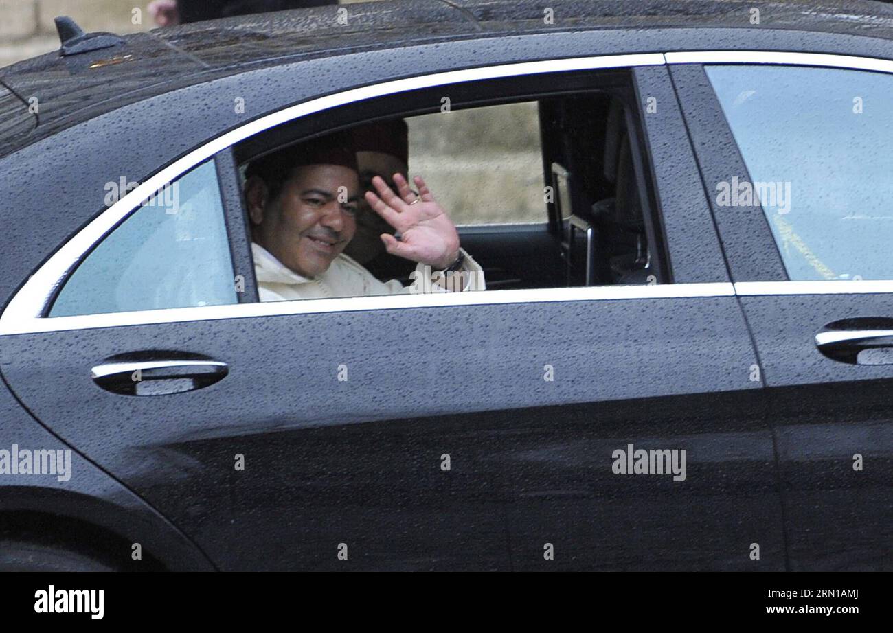 (141212) -- BRUXELLES, 12 dicembre 2014 -- il principe Moulay Rachid del Marocco lascia la cattedrale di St. Michael e St. Gudula durante i funerali della regina belga Fabiola a Bruxelles, capitale del Belgio, 12 dicembre 2014. La regina belga Fabiola, vedova di re Baudouin e regina tra il 1960 e il 1993, morì all'età di 86 anni il 5 dicembre. ) BELGIO-BRUXELLES-REGINA-FABIOLA-FUNERALE YexPingfan PUBLICATIONxNOTxINxCHN Bruxelles DEC 12 2014 il principe Moulay Rachid del Marocco lascia la cattedrale di San Michele e San Gudula durante le funerali della regina Fabiola belga a Bruxelles capitale del Belgio DEC 12 2014 BE Foto Stock