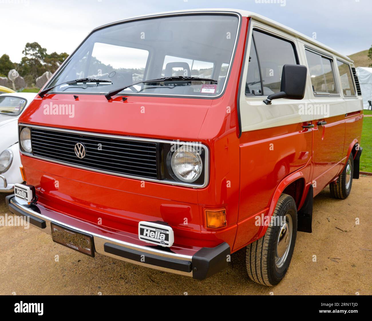 Volkswagen VW Kombi Transporter Caravelle Mini Van Red White Vintage retro Show Shine Day Out, Melbourne Victoria Foto Stock