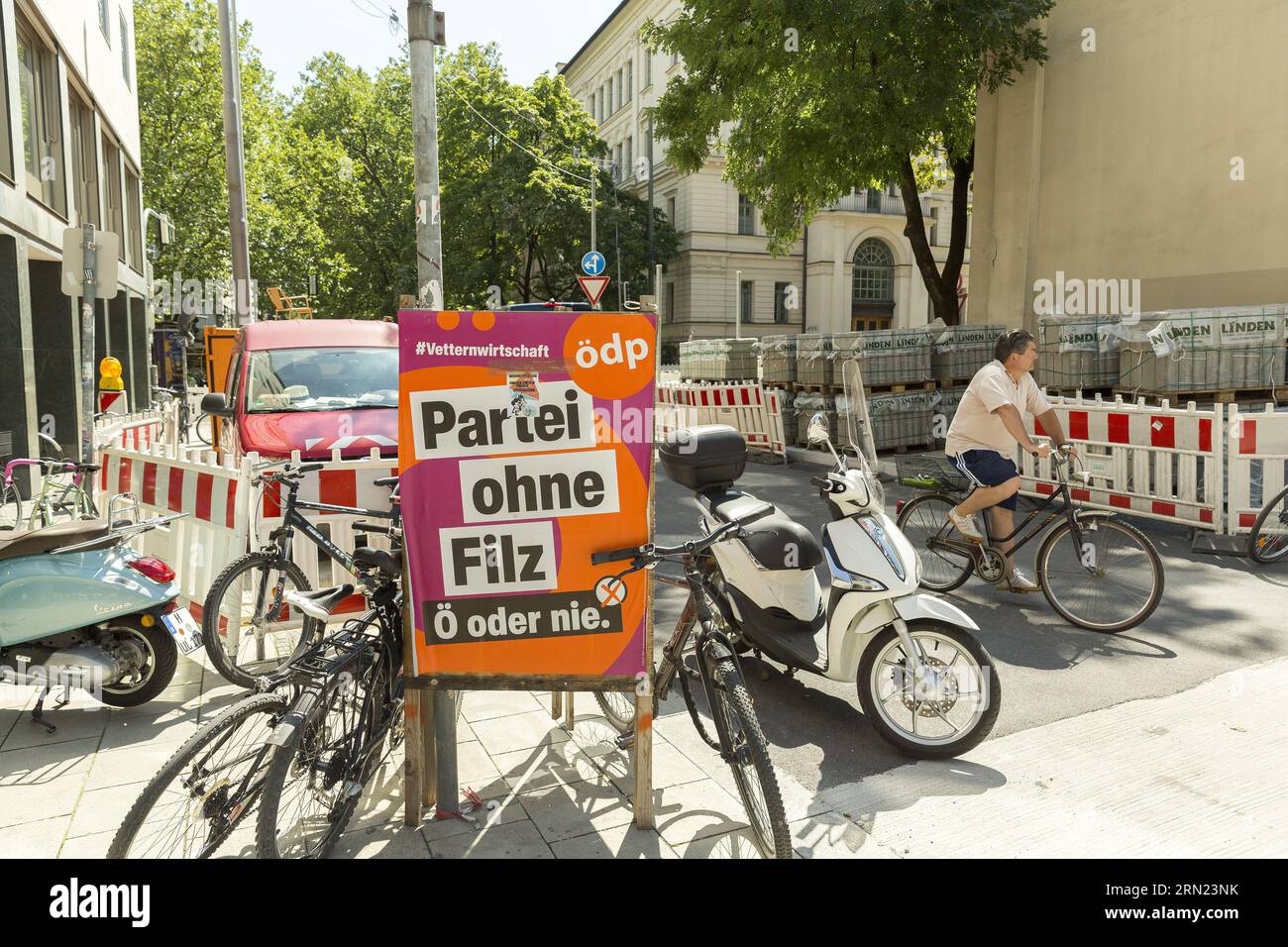 Cartelloni pubblicitari a Monaco prima delle elezioni statali bavaresi Foto Stock