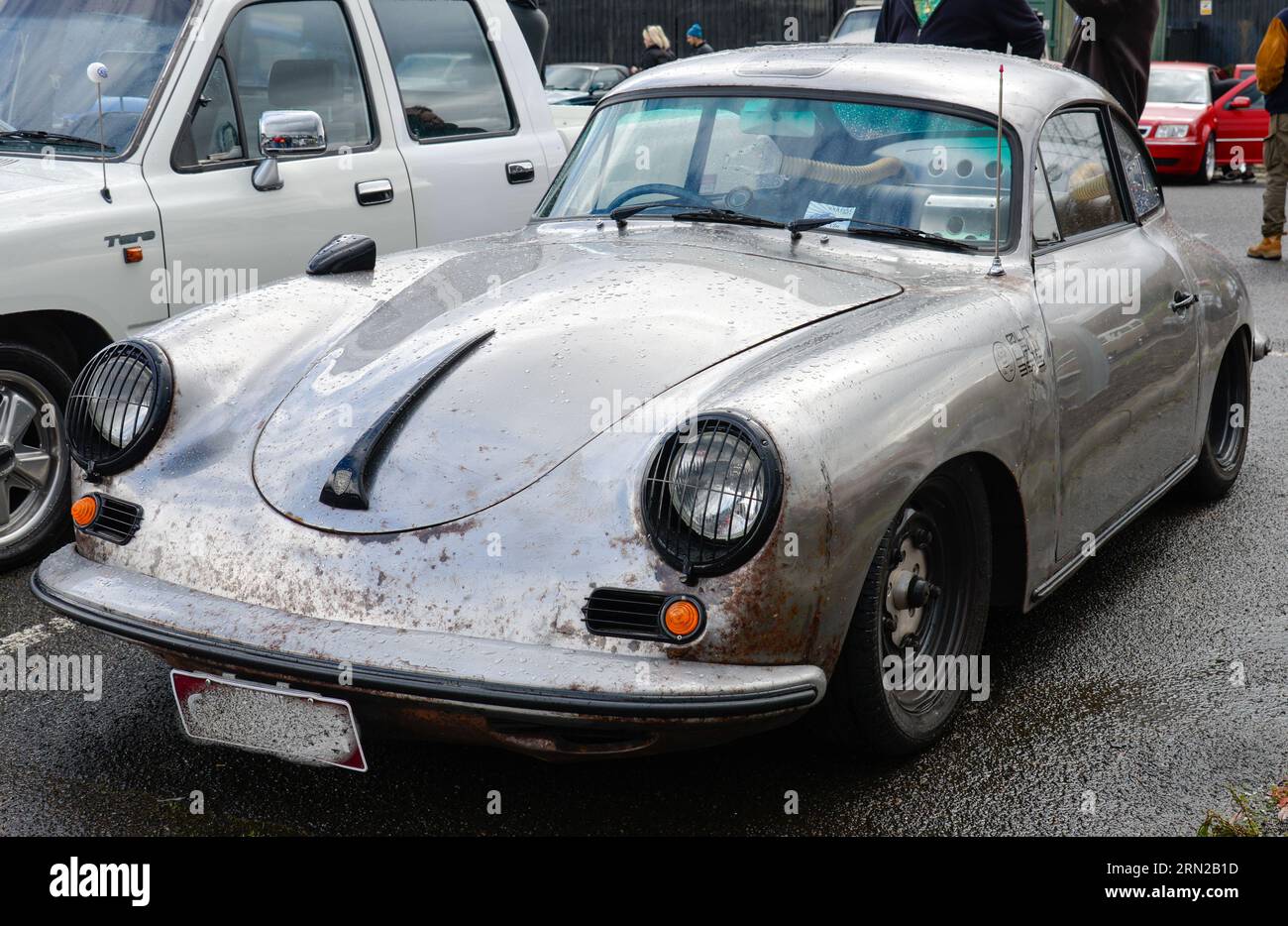 Auto d'epoca Porsche 356 Silver Black Stripe in un giorno brillante Melbourne Australia Foto Stock