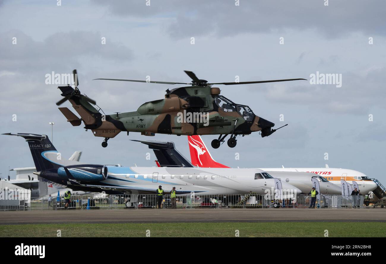 (150224) -- MELBOURNE, 24 febbraio 2015 -- Un elicottero della Royal Australian Army Tiger atterra dopo essersi esibito all'Australian International Airshow nel giorno dell'Industry Expo all'Avalon Airfield, a sud-ovest di Melbourne, Australia, 24 febbraio 2015. ) (Djj) AUSTRALIA-MELBOURNE-AIRSHOW BaixXue PUBLICATIONxNOTxINxCHN Melbourne 24 febbraio 2015 un elicottero Tiger dell'esercito australiano atterra dopo aver eseguito ALL'Australian International Airshow DURANTE l'Industry EXPO Day PRESSO l'AEROPORTO Avalon a sud-ovest di Melbourne Australia 24 febbraio 2015 Australia Melbourne Airshow PUBLICATIONxNOTxINxCHN Foto Stock