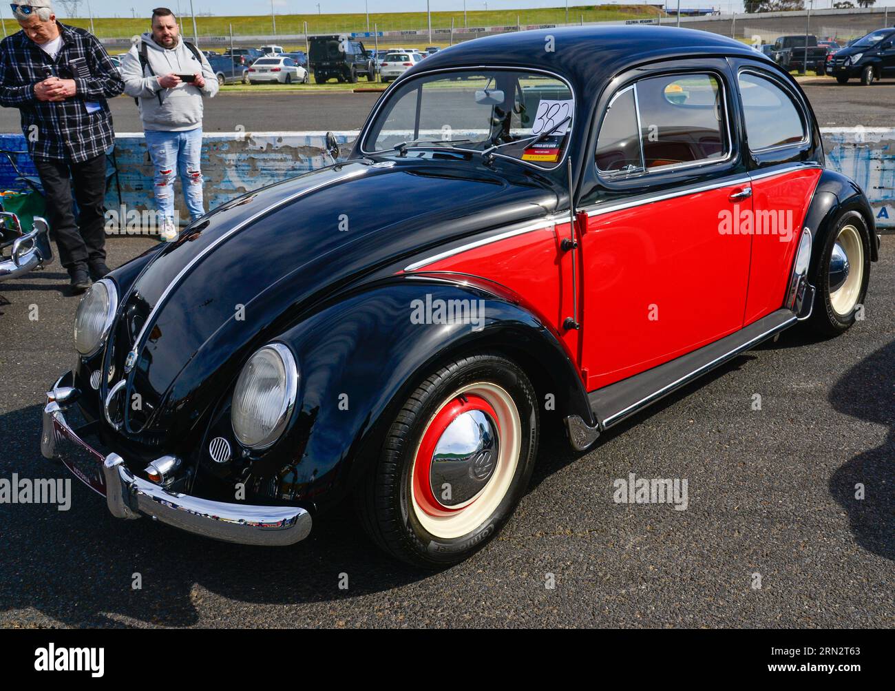 Volkswagen VW Beetle Black Red Vintage retro On Show Shine, Melbourne, Victoria, Australia Foto Stock
