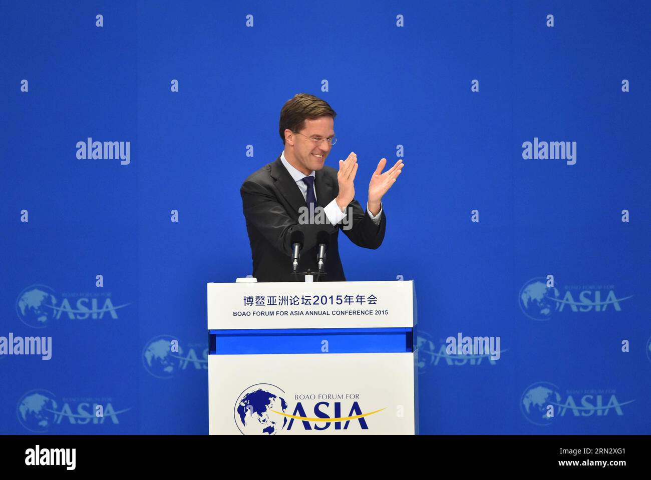 (150328) -- BOAO, 28 marzo 2015 -- il primo ministro olandese Mark Rutte interviene durante la cerimonia di apertura della conferenza annuale del 2015 del Forum di Boao per l'Asia (BFA) a Boao, nella provincia di Hainan nella Cina meridionale, il 28 marzo 2015. ) (mp) CHINA-BOAO-BFA 2015-OPENING (CN) ZhaoxYingquan PUBLICATIONxNOTxINxCHN Boao marzo 28 2015 i primi ministri olandesi Mark Rutte intervengono durante la cerimonia di apertura della conferenza annuale 2015 del Forum di Boao per l'Asia BfA a Boao nella provincia di Hainan nella Cina meridionale marzo 28 2015 MP China Boao BfA 2015 Opening CN PUBLICATIONxNOTxINxCHN Foto Stock