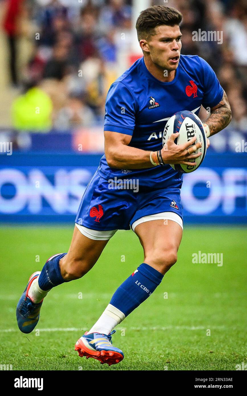 Matthieu Jalibert di Francia durante la partita amichevole tra Francia e Australia giocata allo Stade de France il 27 agosto a Parigi. (Foto di Matthieu Mirville / PRESSINPHOTO) Foto Stock