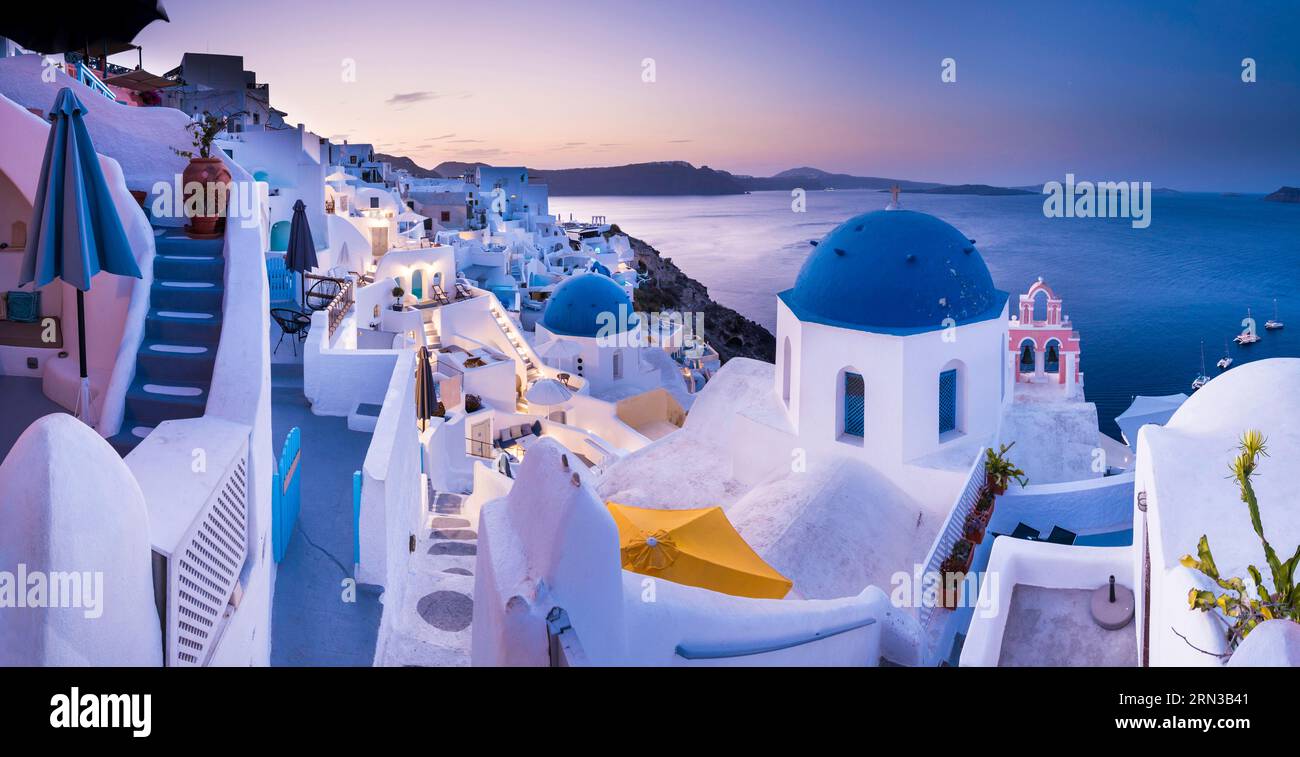 Grèce, arcipelago delle Cicladi, isola di Santorin, villaggio di Oia Foto Stock