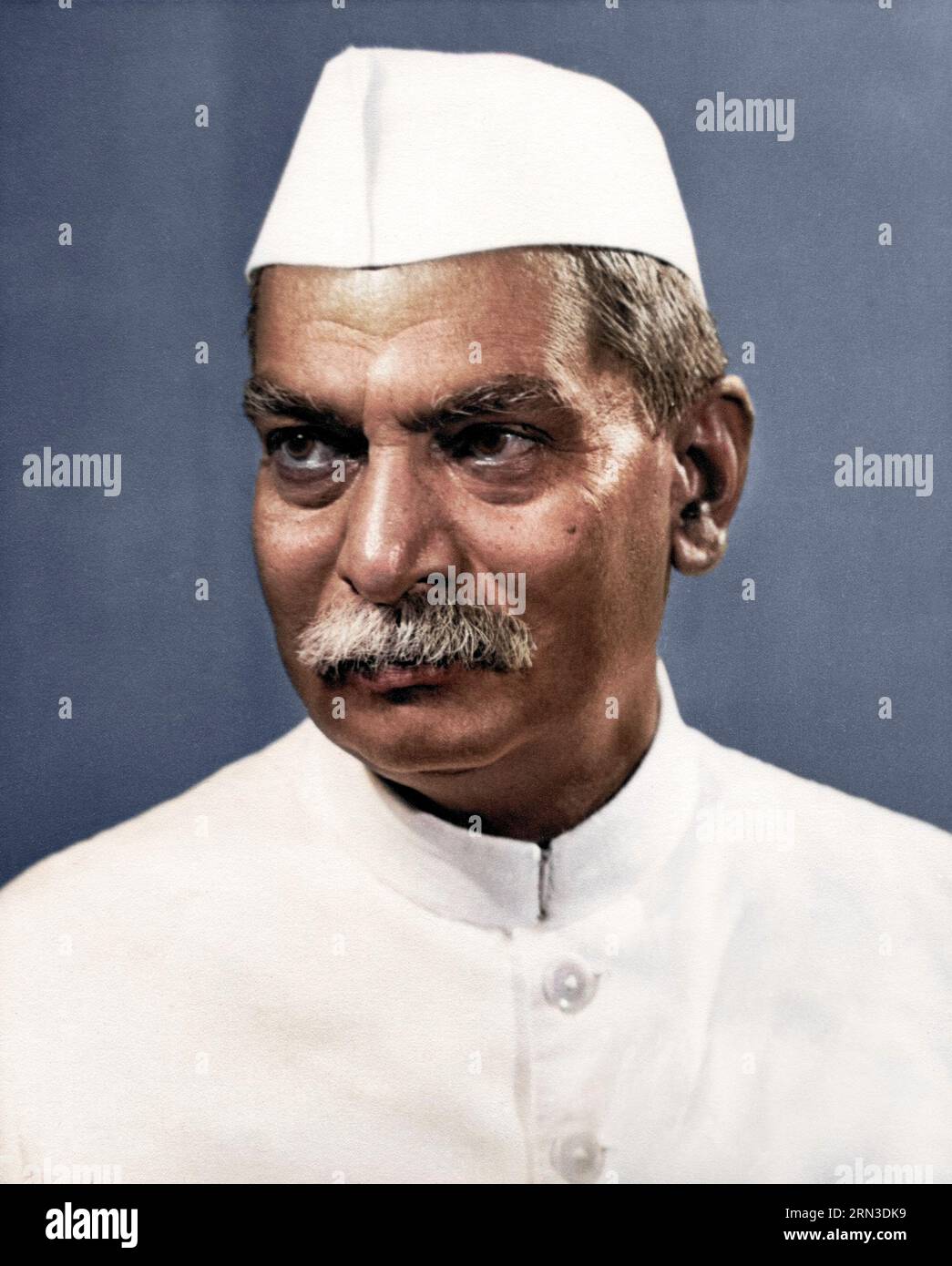 Rajendra Prasad, ex presidente della Repubblica dell'India. Questa immagine è stata firmata da Rajendra Prasad e inviata a Walter Nash (ex primo ministro neozelandese) i. Foto Stock