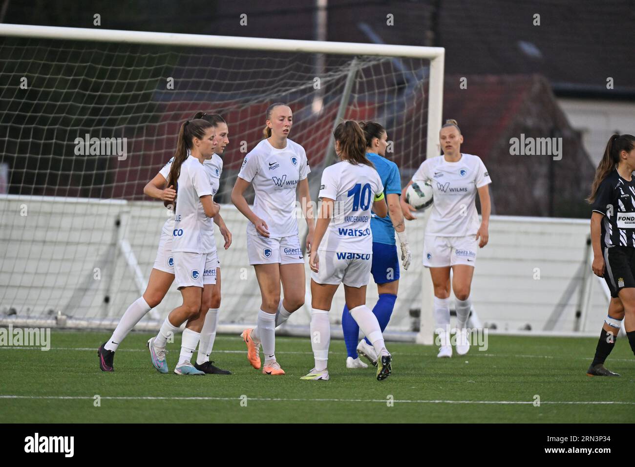 Marcinelle, Belgio. 25 agosto 2023. Nella foto, durante una partita di calcio femminile tra Sporting du Pays de Charleroi e KRC Genk Ladies, il primo giorno della stagione 2023 - 2024 della belga lotto Womens Super League, venerdì 25 agosto 2023 a Marcinelle, BELGIO . Credito: Sportpix/Alamy Live News Foto Stock