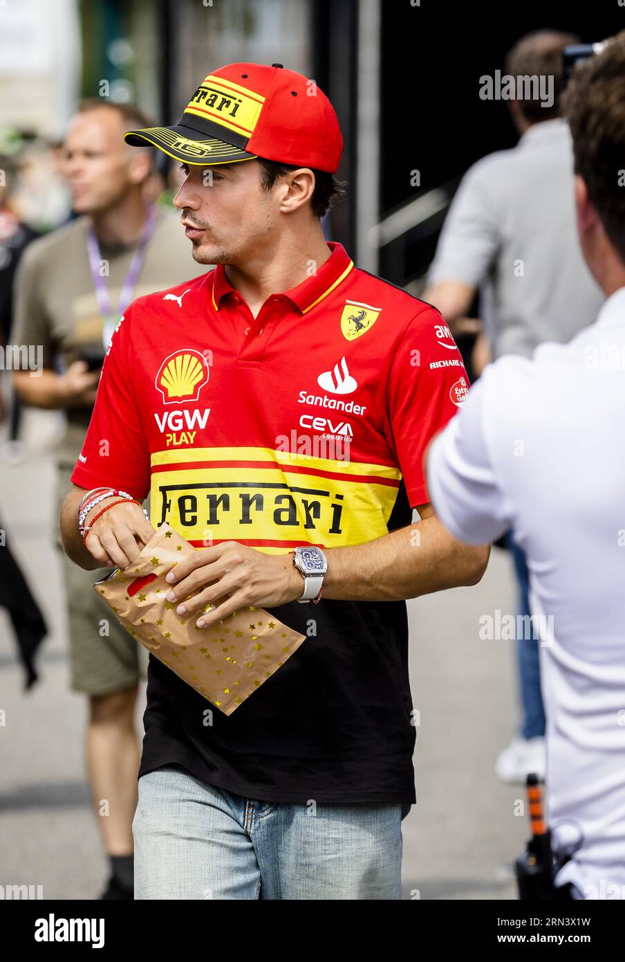 MONZA - Charles Leclerc (Ferrari) sul circuito dell'autodromo Nazionale di Monza in vista del Gran Premio d'Italia. ANP SEM VAN DER WAL Foto Stock