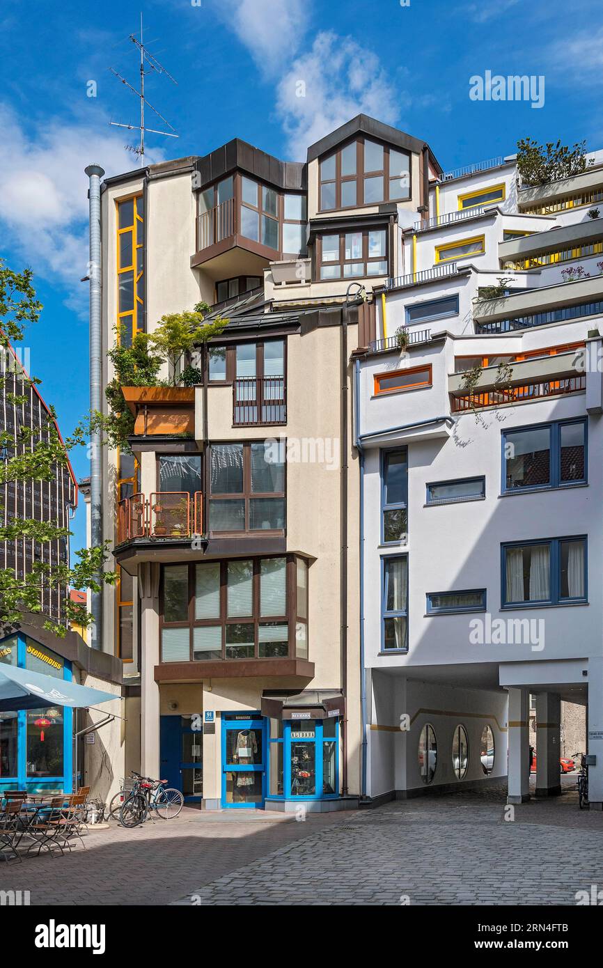 Architettura moderna con balconi verdi, Amalienpassage, Maxvorstadt, Monaco, alta Baviera, Baviera, Germania Foto Stock