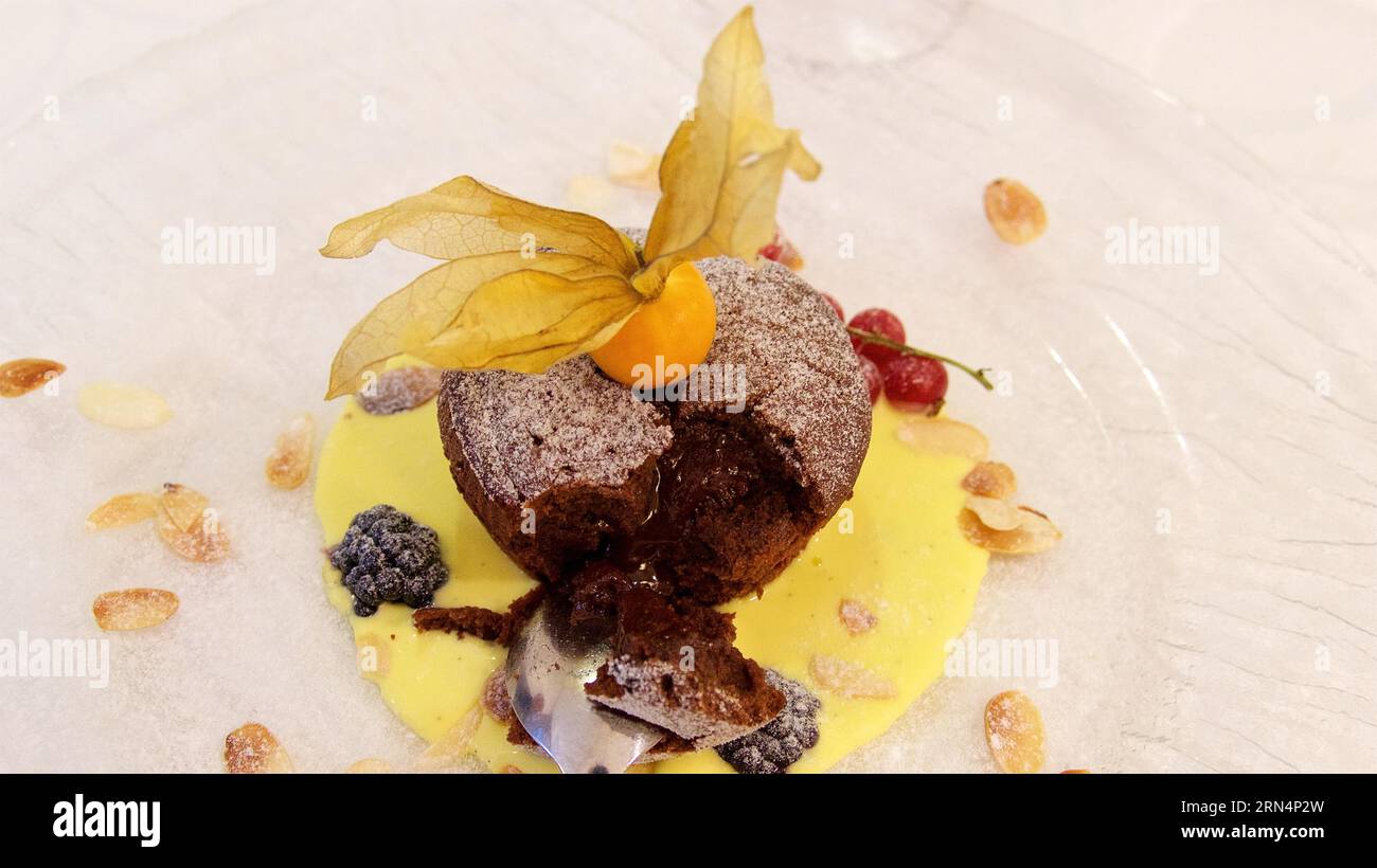 Sufflet al cioccolato, dessert, primo piano, cucina, cucina siciliana, Sicilia, Italia, Europa Foto Stock