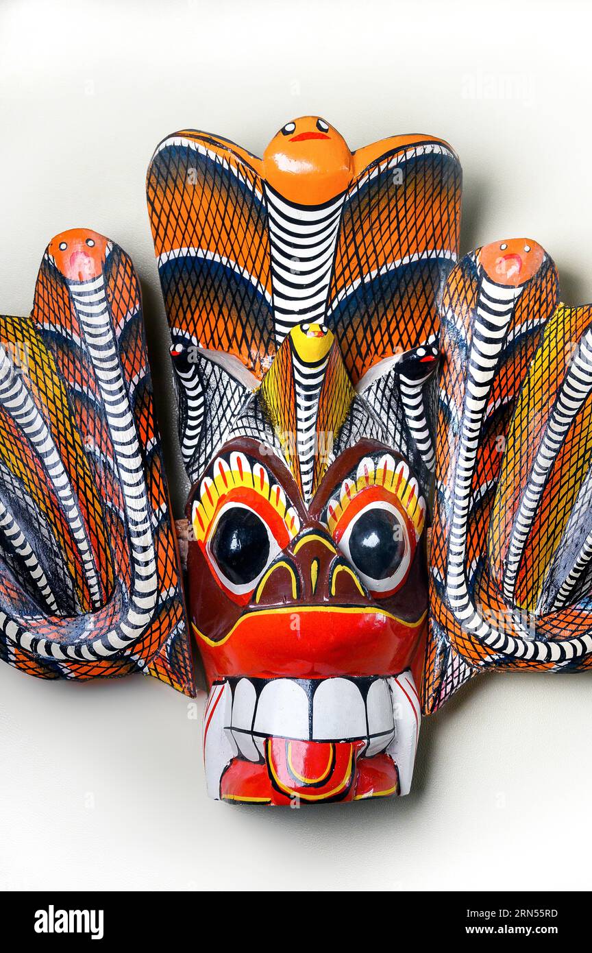 Maschera in legno mitologica balinese, souvenir, Bali Indonesia Foto Stock