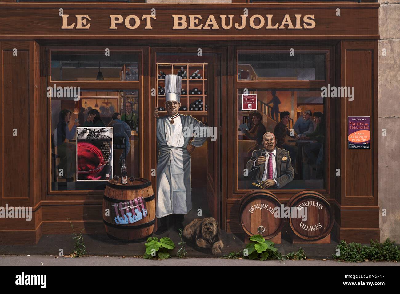 L'affresco la Fresque des Lyonnais raffigura i famosi abitanti della città, lo chef Paul Bocuse, Frédéric Dard, la città vecchia, Lione, dipartimento Rhône, regione Auve Foto Stock