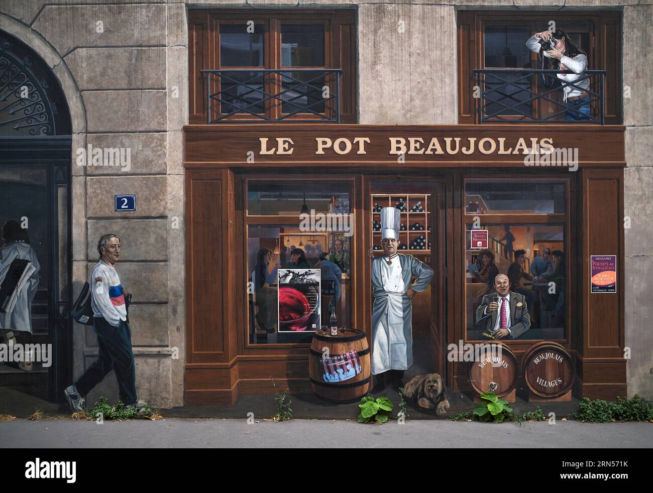 L'affresco la Fresque des Lyonnais raffigura famosi abitanti della città, Bernard Lacombe, lo chef Paul Bocuse, Frederic Dard, il fotografo Bertrand Foto Stock