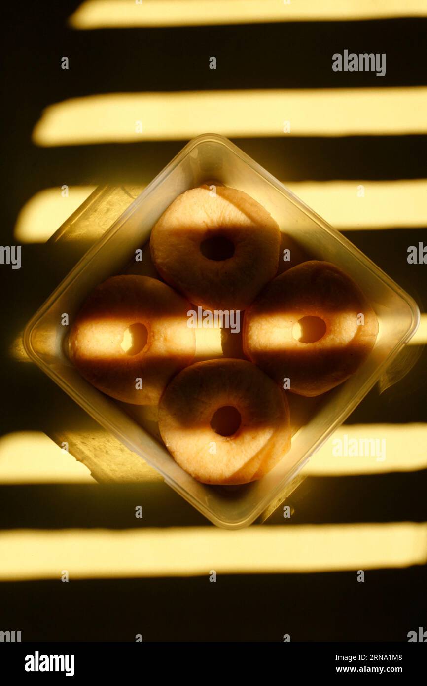 Ciambella semplice sulla scatola Foto Stock