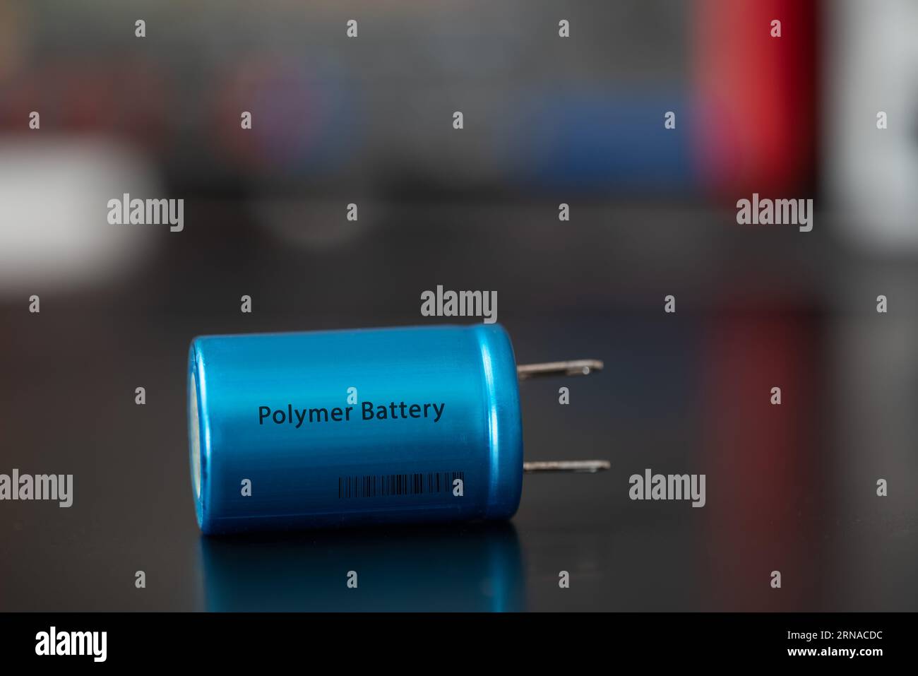 Batterie polimeriche: Queste batterie utilizzano elettroliti polimerici al posto di elettroliti liquidi o gel, che potrebbero aumentare la sicurezza e la stabilità durante le operazioni Foto Stock