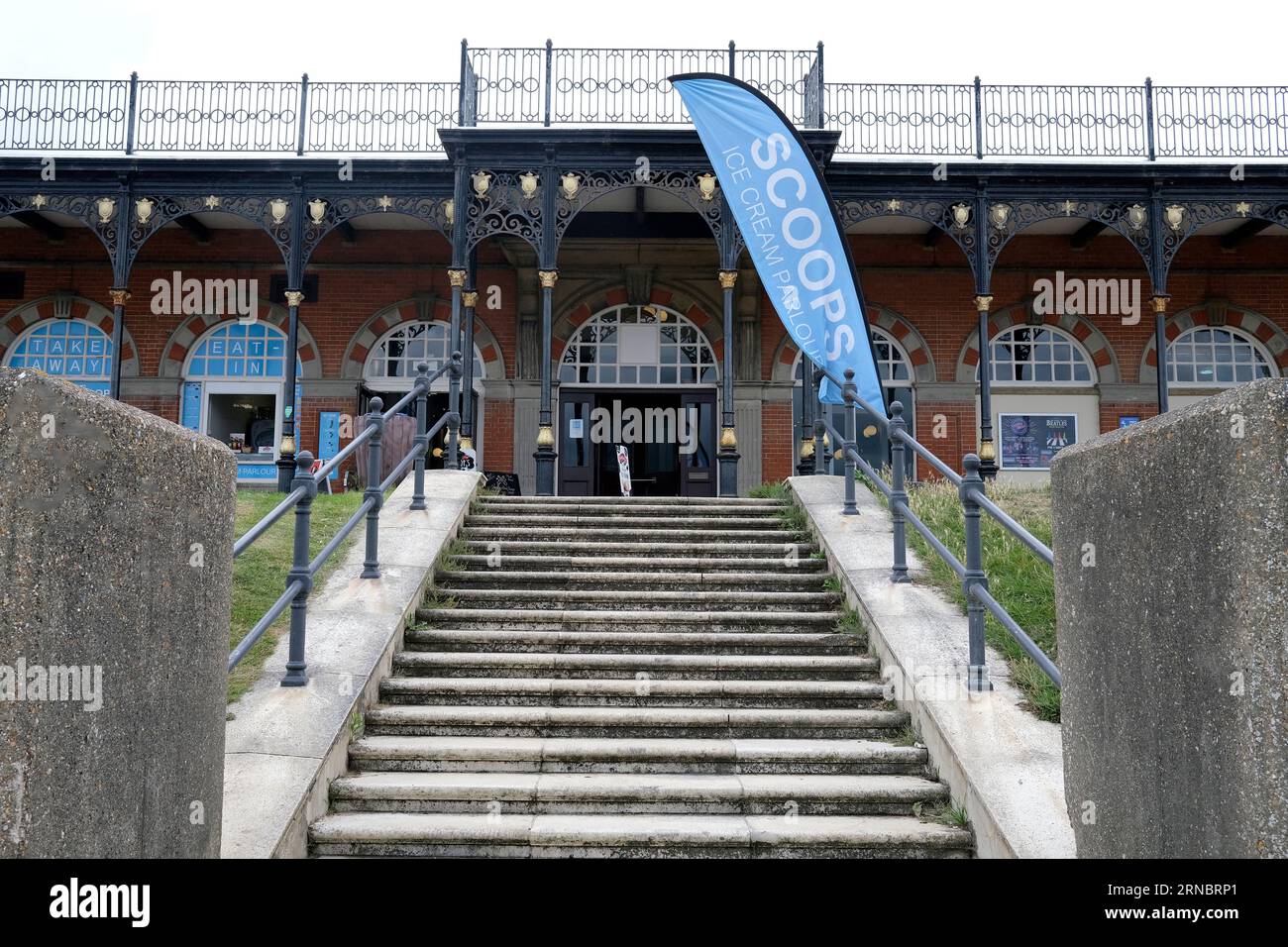 kings hall theatre e bar di ristoro, herne bay town, isle of thanet, east kent, uk agosto 31 2023 Foto Stock