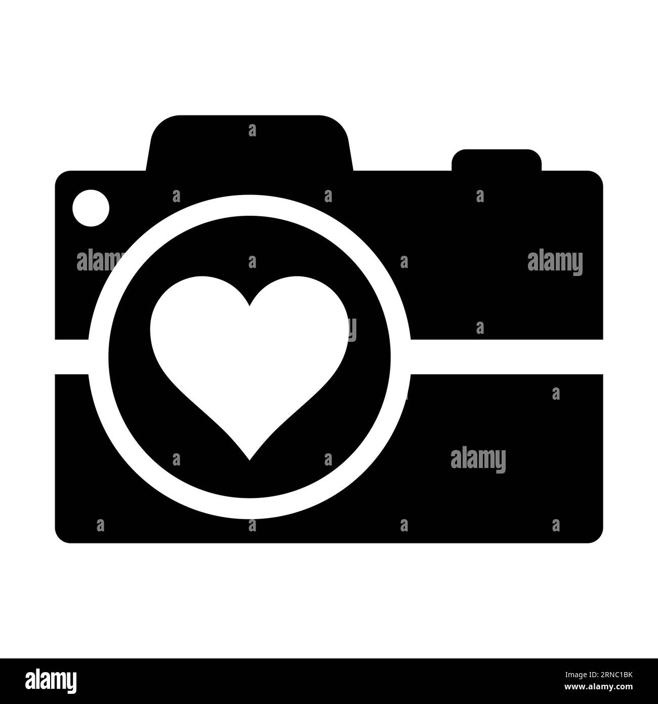 Fotocamera con obiettivo a cuore su sfondo bianco. Illustrazione isolata. Foto Stock