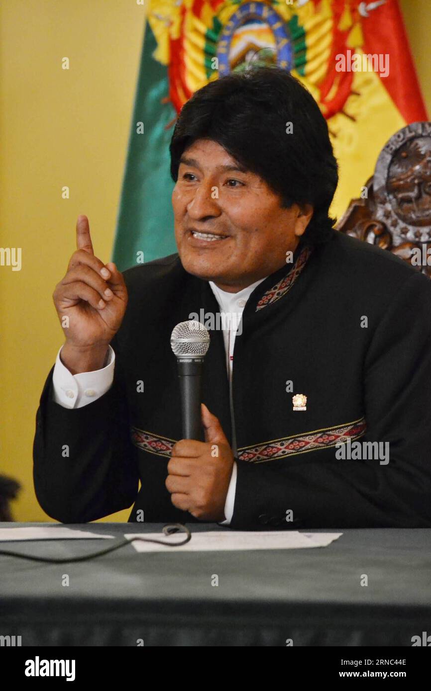 Il presidente boliviano Evo Morales ha tenuto una conferenza stampa al Palazzo del governo di la Paz il 21 marzo 2016. Morales ha detto lunedì che le relazioni tra Cuba e gli Stati Uniti saranno fruttuose ed efficaci solo quando gli Stati Uniti restituiranno la baia di Guantánamo e rimuoveranno il blocco economico imposto al paese caraibico. Jose Lirauze/) BOLIVIA-LA PAZ-POLITICS-MORALES ABI PUBLICATIONxNOTxINxCHN il presidente boliviano Evo Morales si rivolge a una conferenza stampa AL Palazzo del governo di la Paz 21 marzo 2016 Morales ha detto Lunedi Thatcher le relazioni tra Cuba e gli Stati Uniti W Foto Stock