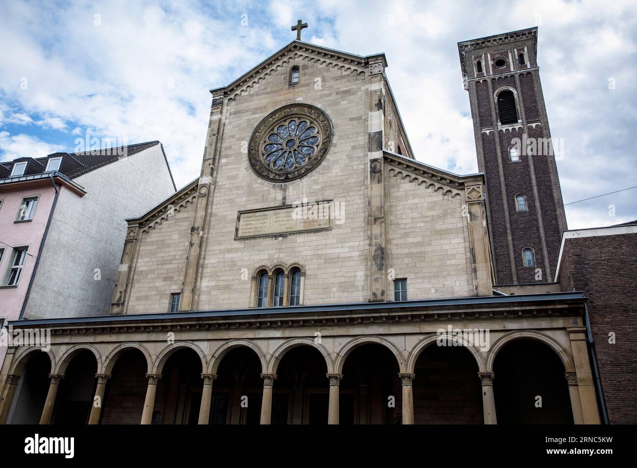 La chiesa protestante Trinitatis in via Filzgraben, Colonia, Germania. Die evangelische Trinitatiskirche am Filzgraben, Koeln, Deutschland. Foto Stock
