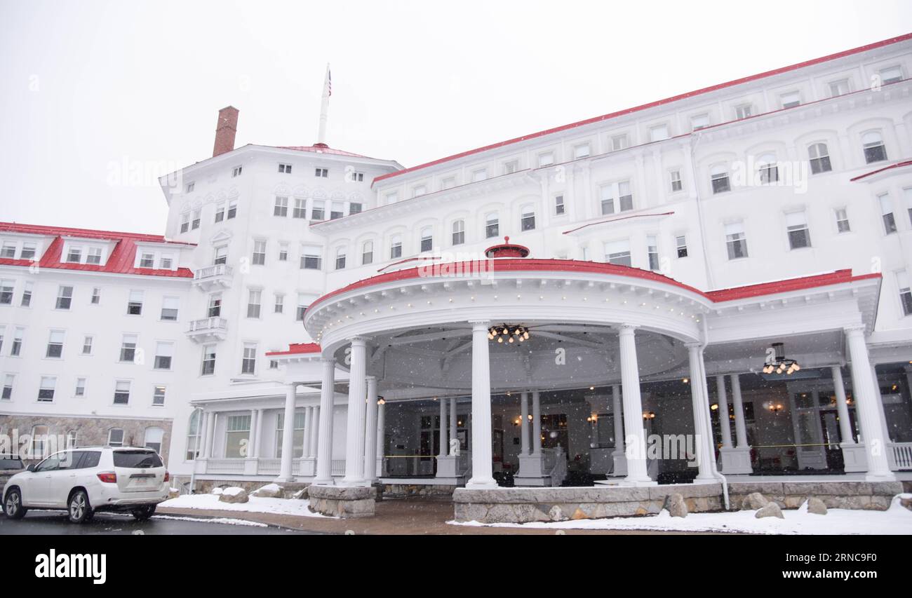 (160330) -- BRETTON WOODS, 30 marzo 2016 -- foto scattata il 10 febbraio 2016 mostra il Monte Washington, situato a Bretton Woods, negli Stati Uniti. Gli articoli dell'accordo che istituisce il Fondo monetario Internazionale (FMI) sono stati firmati in questa sala nel luglio 1944. Delegati di 44 nazioni si sono riuniti a Bretton Woods per partecipare alla Conferenza monetaria e finanziaria delle Nazioni Unite e hanno approvato l'accordo di Bretton Woods. Sotto il regime di Bretton Woods, il dollaro statunitense era agganciato all'oro e tutte le altre valute erano agganciate al dollaro statunitense. E il Fondo monetario Internazionale (FMI) e. Foto Stock