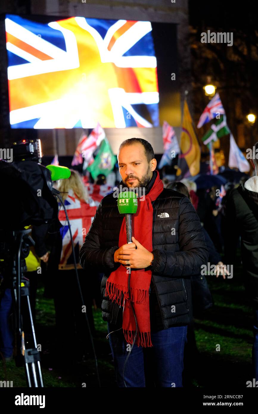 Parliament Square Garden, Londra, Regno Unito. 31 gennaio 2020. Attivisti e sostenitori celebrano l'uscita del Regno Unito dall'Unione europea. Foto Stock