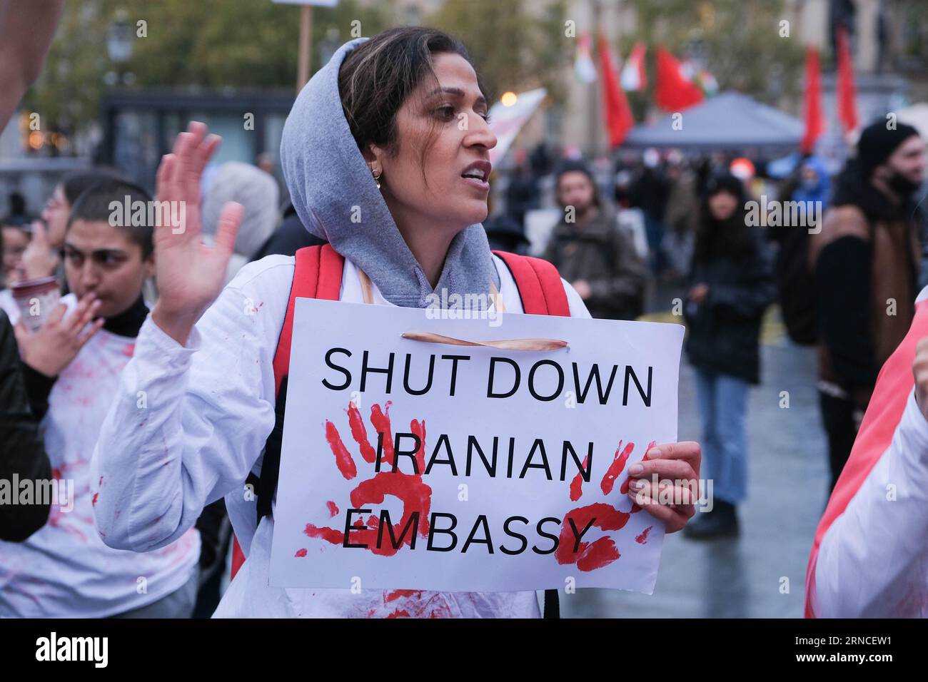 Trafalgar Square, Londra, Regno Unito. 5 novembre 2022. I manifestanti si riuniscono per mostrare la loro rabbia per la morte di Mahsa Amini. Marchio di credito Lear/Alamy Stock Photo Foto Stock