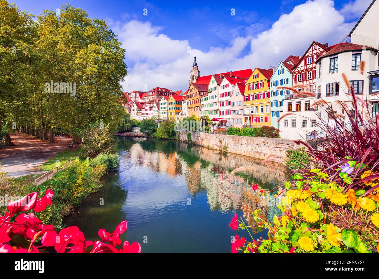 Tubingen, Germania. Splendida città bavarese, decorata con fiori, terra del Baden-Wurttemberg. Foto Stock