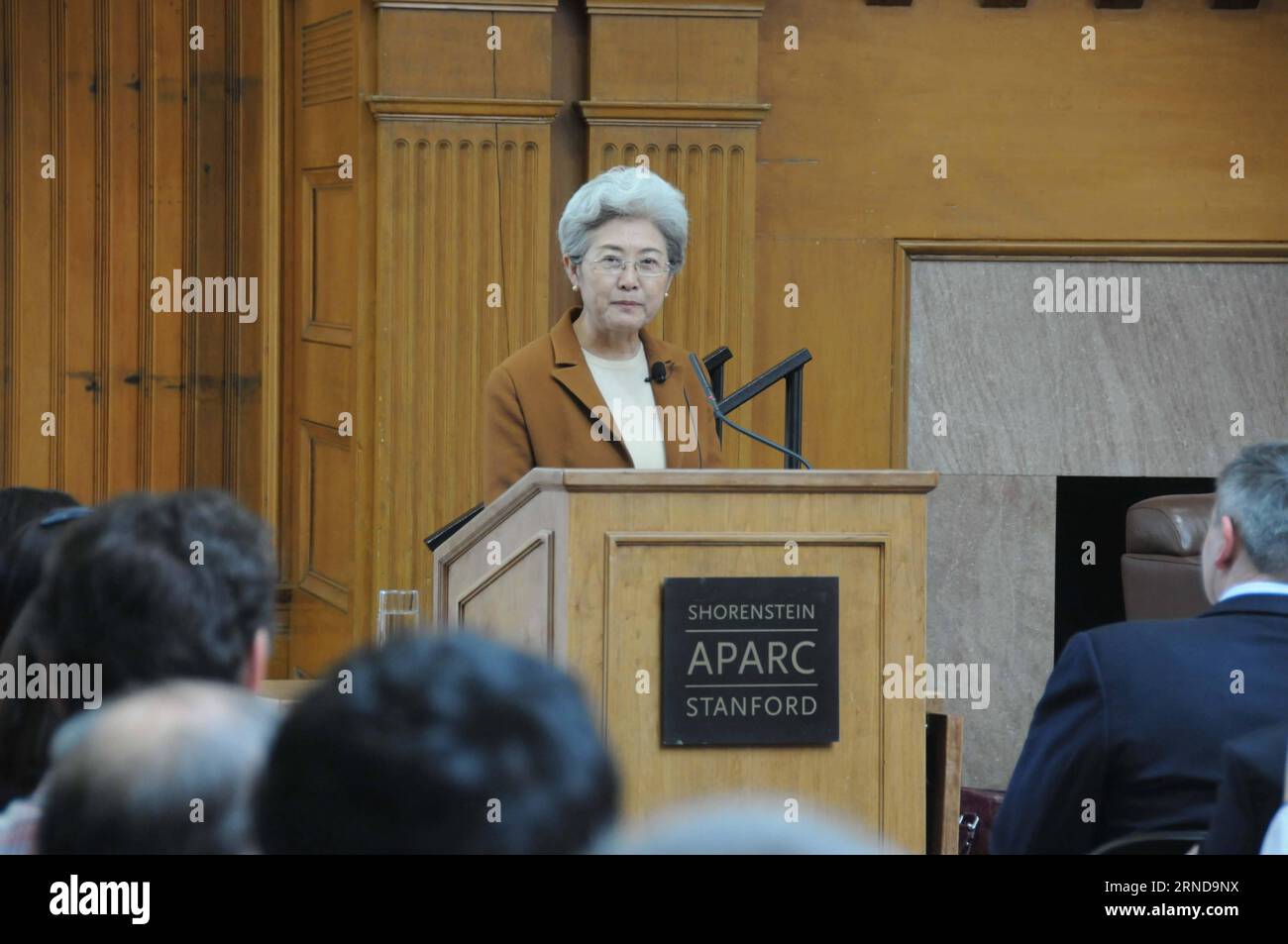 Fu Ying, presidente del Comitato affari Esteri del Congresso Nazionale del popolo Cinese, tiene un discorso alla Stanford University nella California settentrionale, negli Stati Uniti, il 10 maggio 2016. La Cina e gli Stati Uniti devono ricostruire il consenso sulle loro relazioni in mezzo alla crescente speculazione negativa sulle reciproche intenzioni strategiche, ha detto martedì il legislatore cinese anziano. ) (Djj) U.S.-SAN FRANCISCO-CHINA-fu YING-VISIT MaxDan PUBLICATIONxNOTxINxCHN fu Ying Chair Person of the Foreign Affairs Committee of the National Celebrities S Congress of China tiene un discorso ALLA Stanford Unive Foto Stock