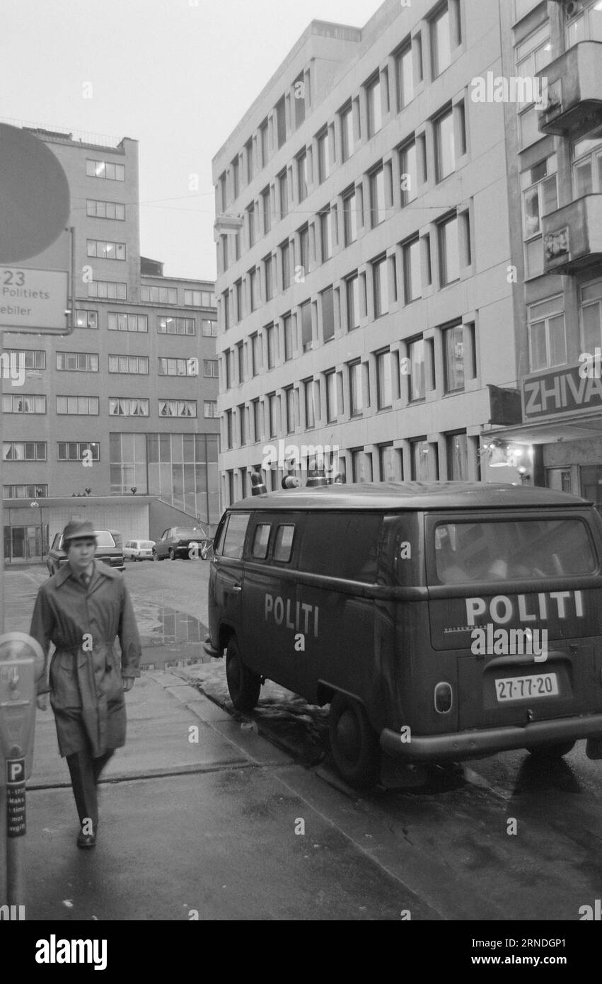 Effettivo 02 - 1 - 1974: Omicidio in tutti i confini il caso Lillehammer è il più grande processo politico dopo l'accordo per tradimento. Sei persone sono state presentate in tribunale come complicità nell'omicidio. Ma quelli che hanno abbattuto e ucciso il marocchino Ahmed Bouchiki sono scappati. Sappiamo cos'e' successo, ma il contesto dell'omicidio non e' chiaro. Ma speriamo che il processo ci dia delle risposte. Foto: Sverre A. Børretzen / Ivar Aaserud / Knut Arne Sanden / Tom Martinsen / Ole Chr. Frenning / Aktuell / NTB ***FOTO NON ELABORATA*** questo testo è stato tradotto automaticamente! Foto Stock
